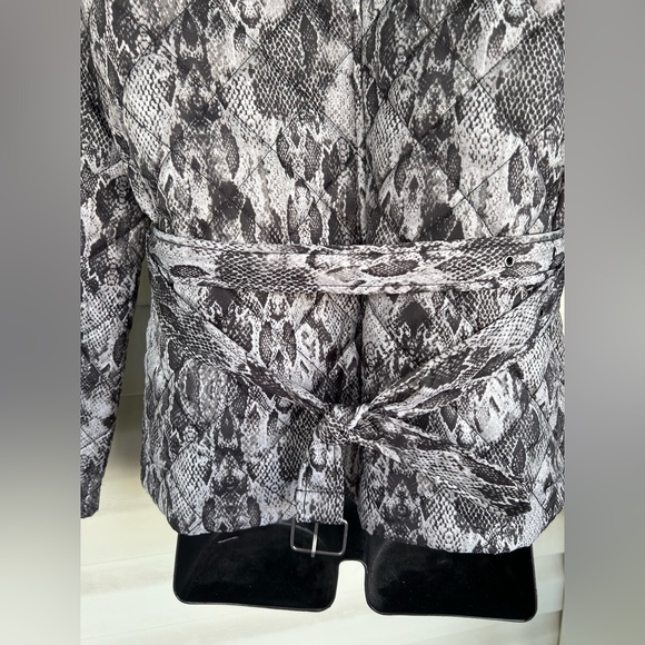 Jones New York Front Zip Quilted Jacket Medium Lined Padded Belt Tie Grey $169 - Picture 4 of 13